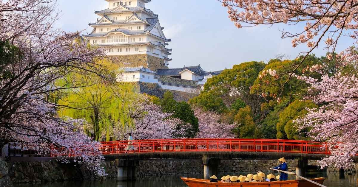 Tour com guia turístico no Japão no mais importante dos 12 castelos originais do Japão, o castelo de himeji