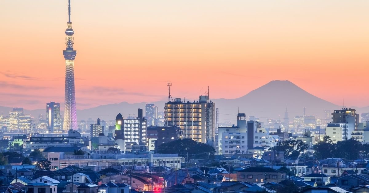Tour com guia turístico no Japão em tokyo com vista para a skytree e o monte fuji