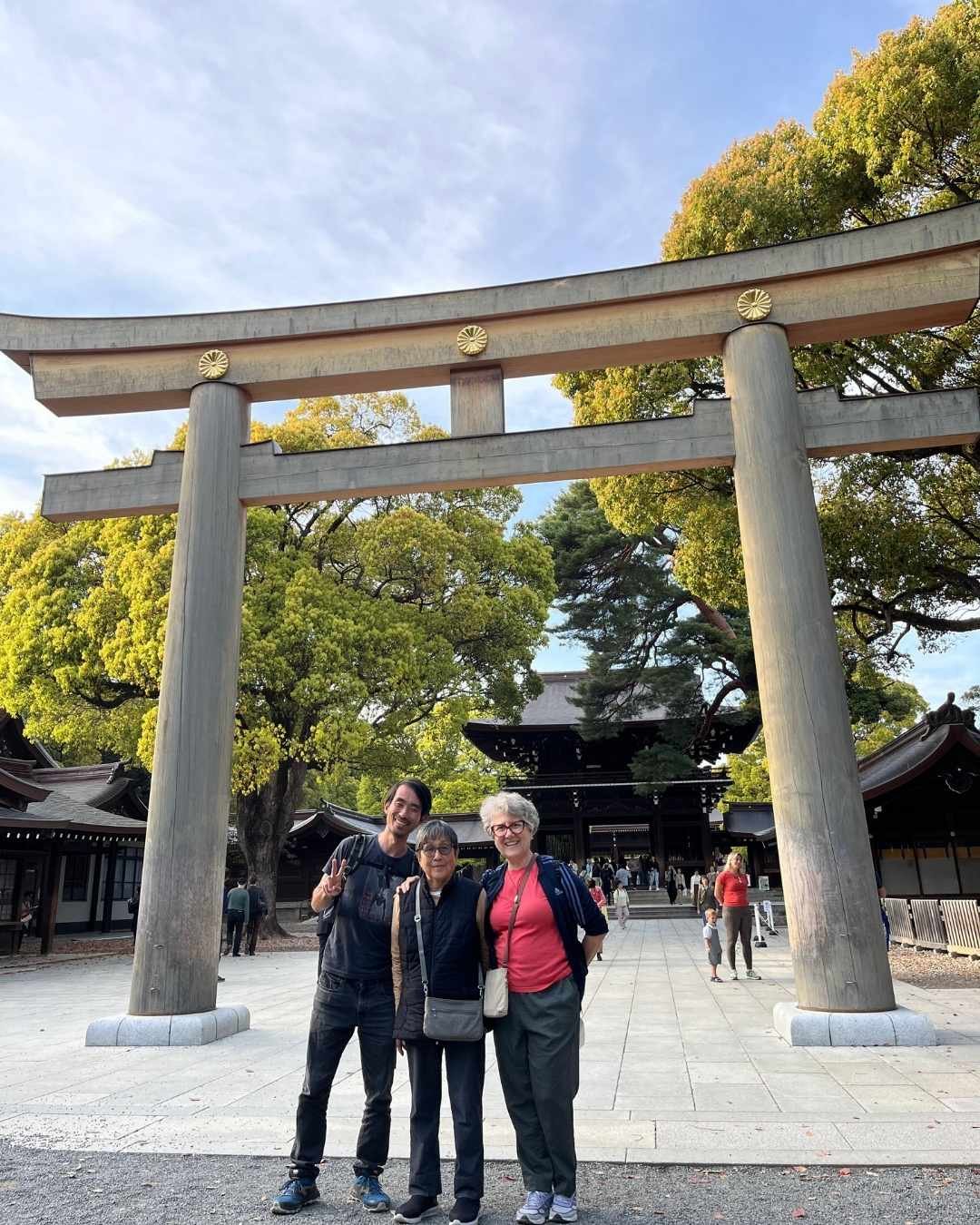 Tour com guia turístico no Japão em tokyo na regiao de harajuku onde fica o santuario meiji jingu